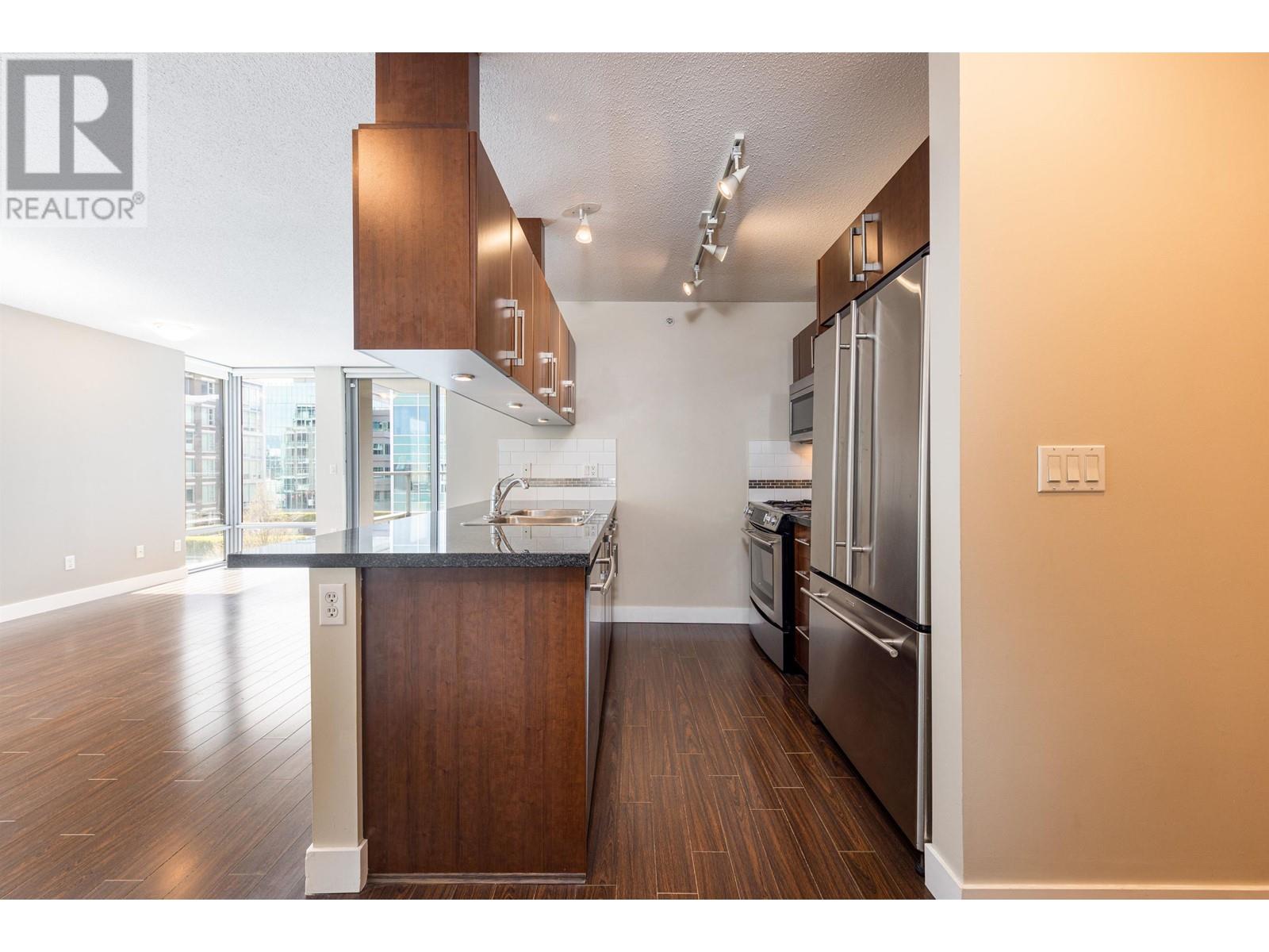 Photo 7 of 702 587 W 7th Avenue, Vancouver BC