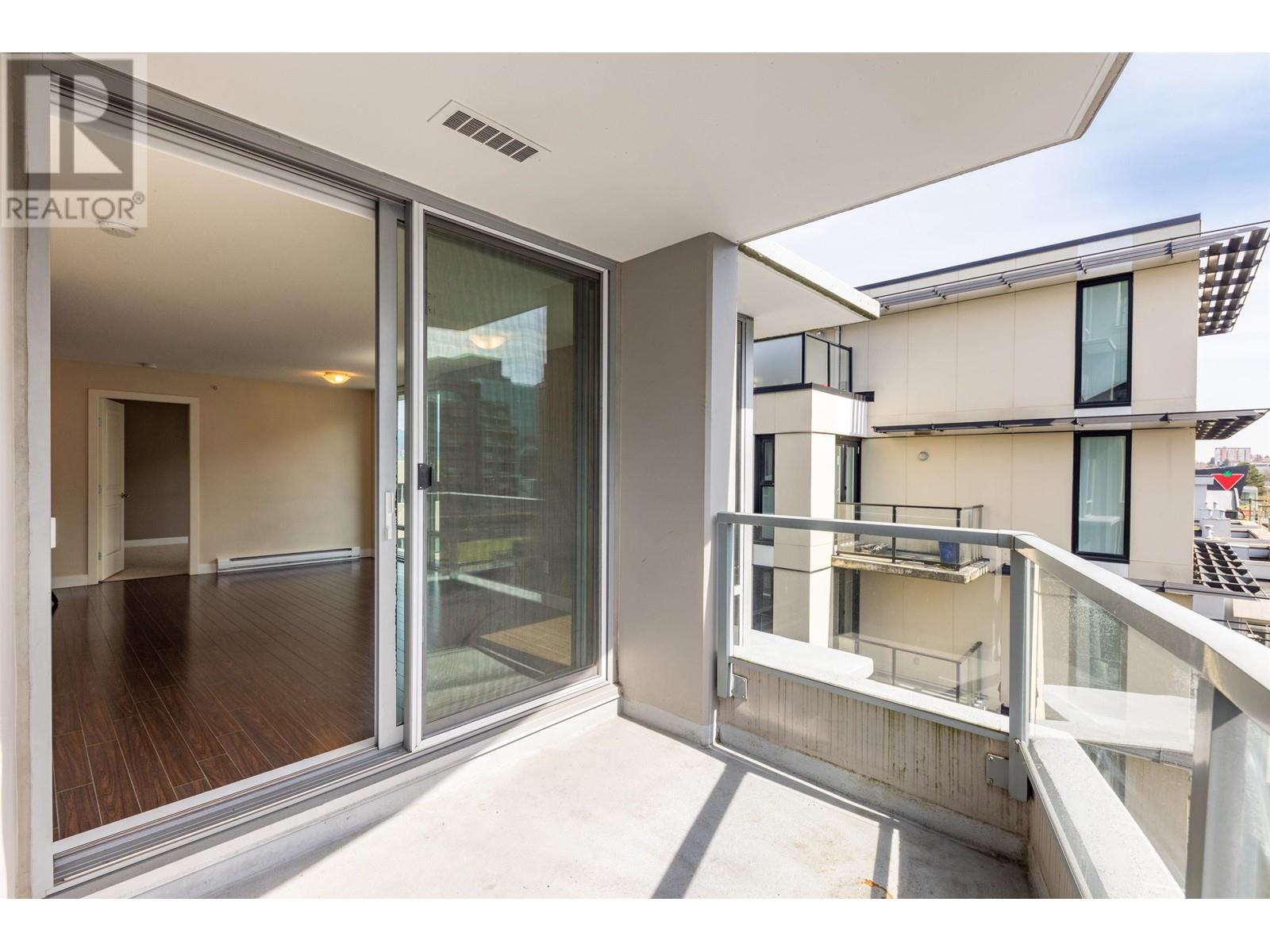 Photo 3 of 702 587 W 7th Avenue, Vancouver BC
