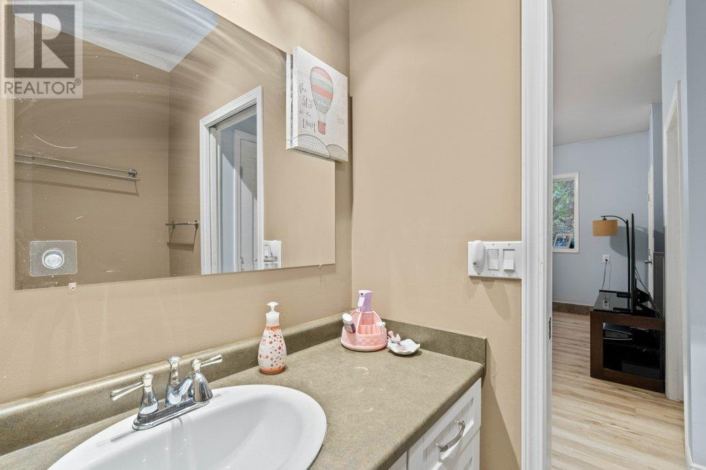 Photo 27 of 9048 Hummingbird Drive, Swansea Point BC