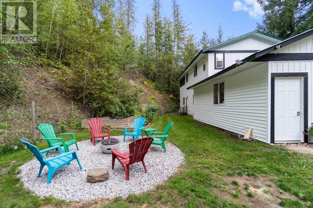 Photo 29 of 9048 Hummingbird Drive, Swansea Point BC