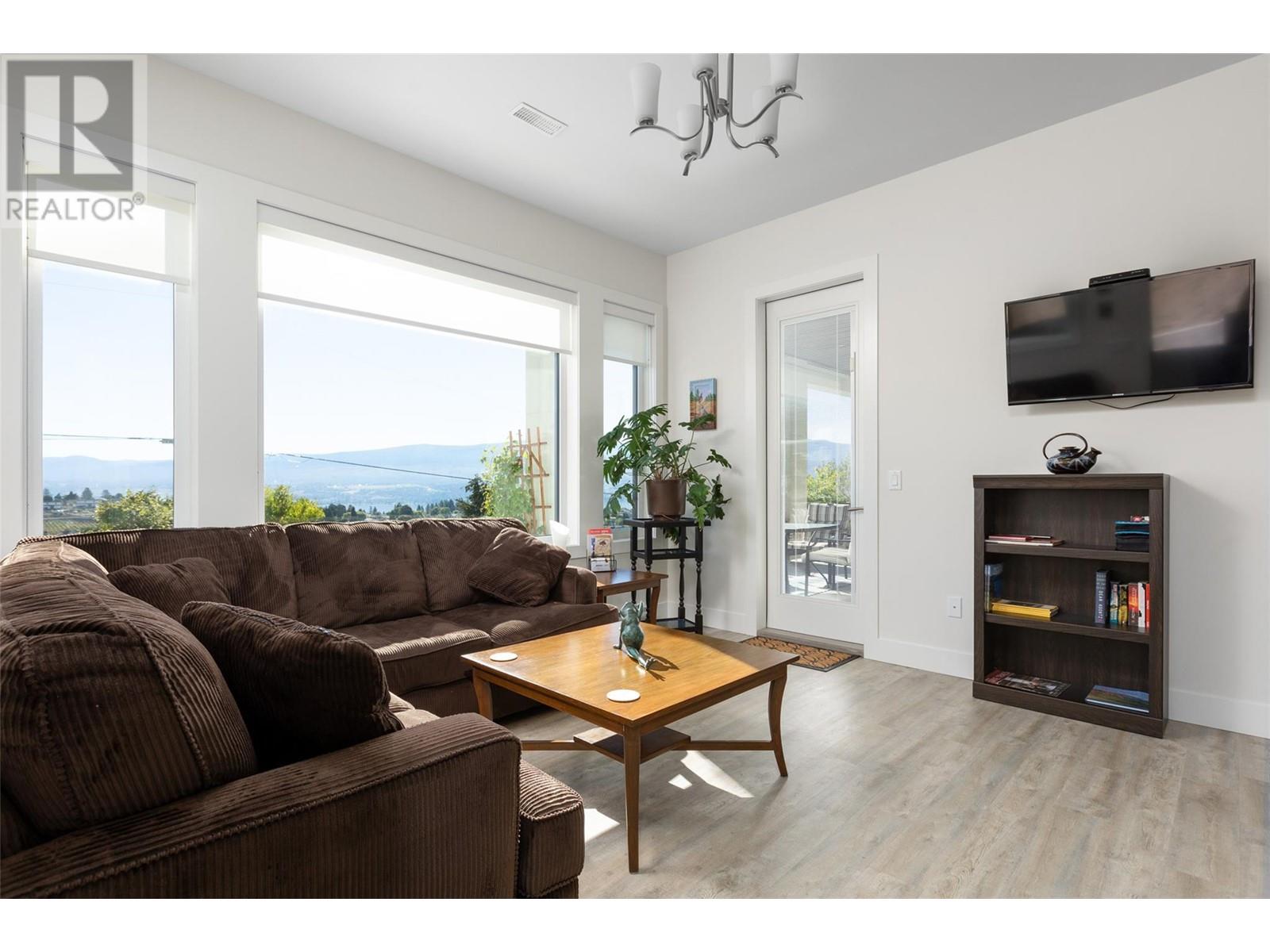  2822 Ourtoland Road, West Kelowna