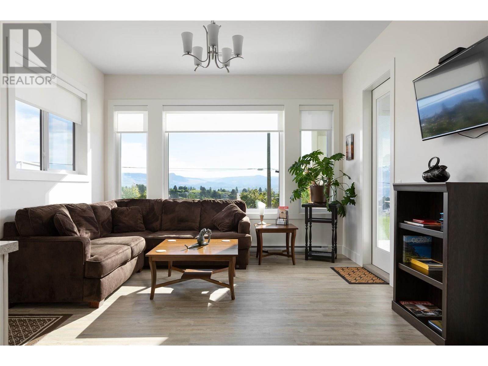  2822 Ourtoland Road, West Kelowna