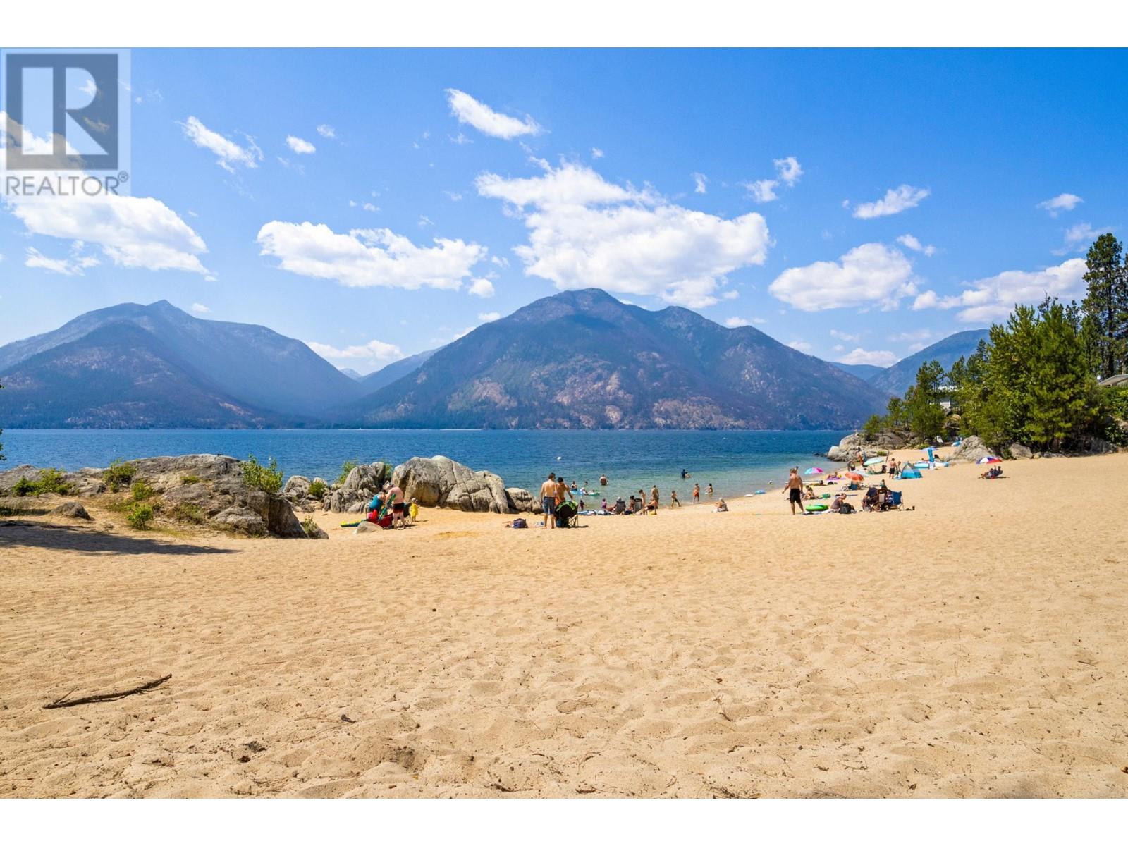 290 LAGUNA Crescent, Twin Bays