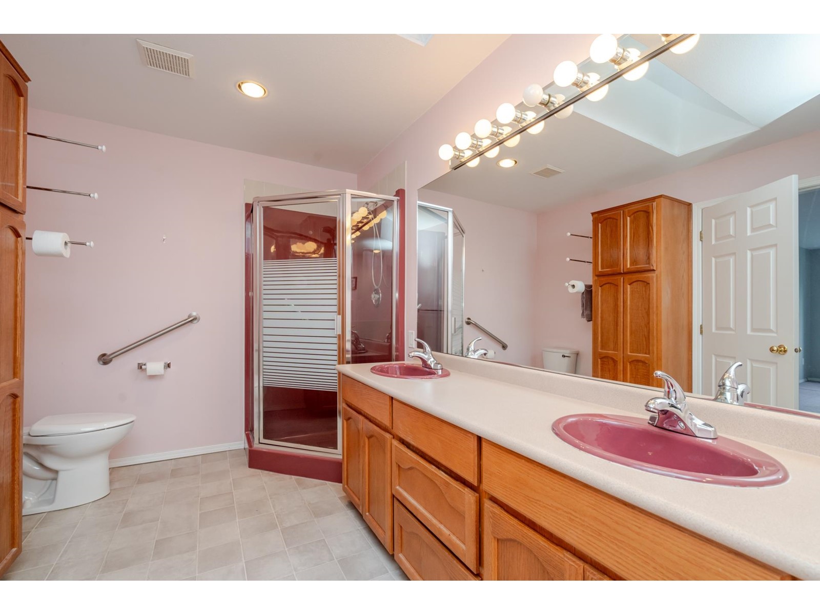 Photo 22 of 28 3293 Firhill Drive, Abbotsford BC