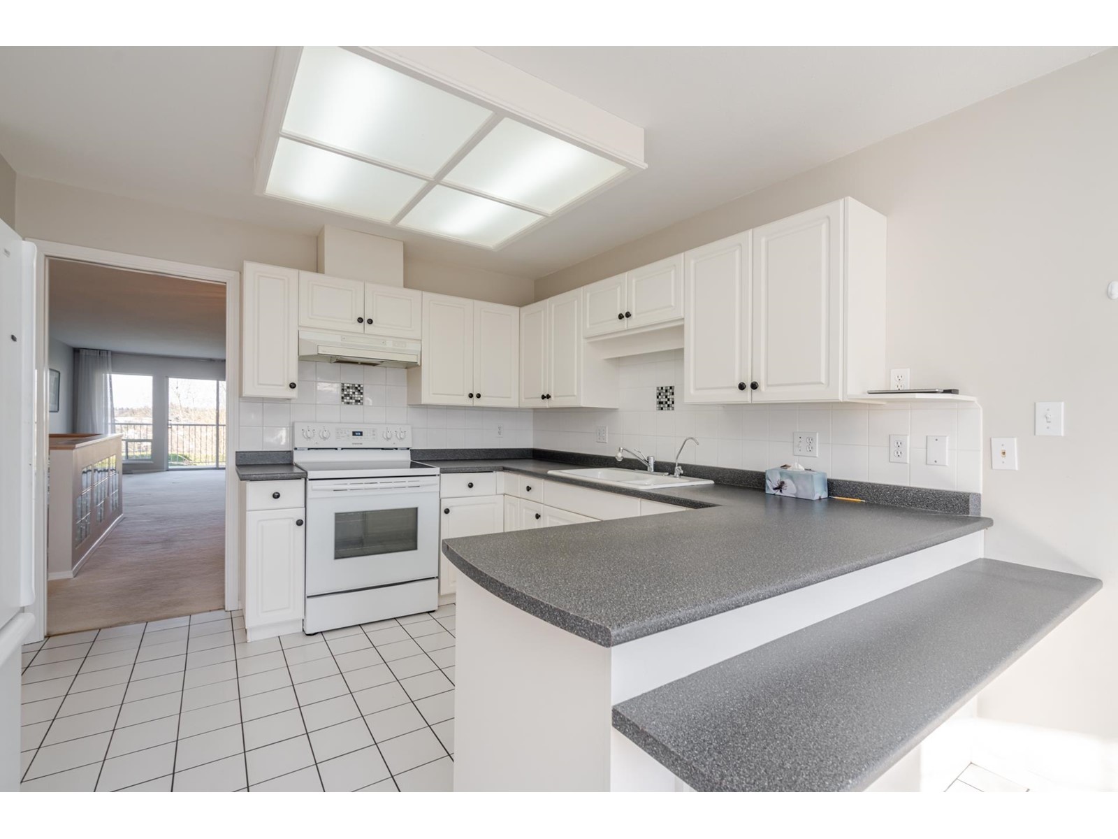 Photo 13 of 28 3293 Firhill Drive, Abbotsford BC