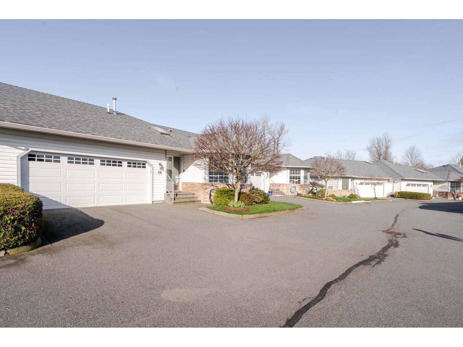 Photo 3 of 28 3293 Firhill Drive, Abbotsford BC
