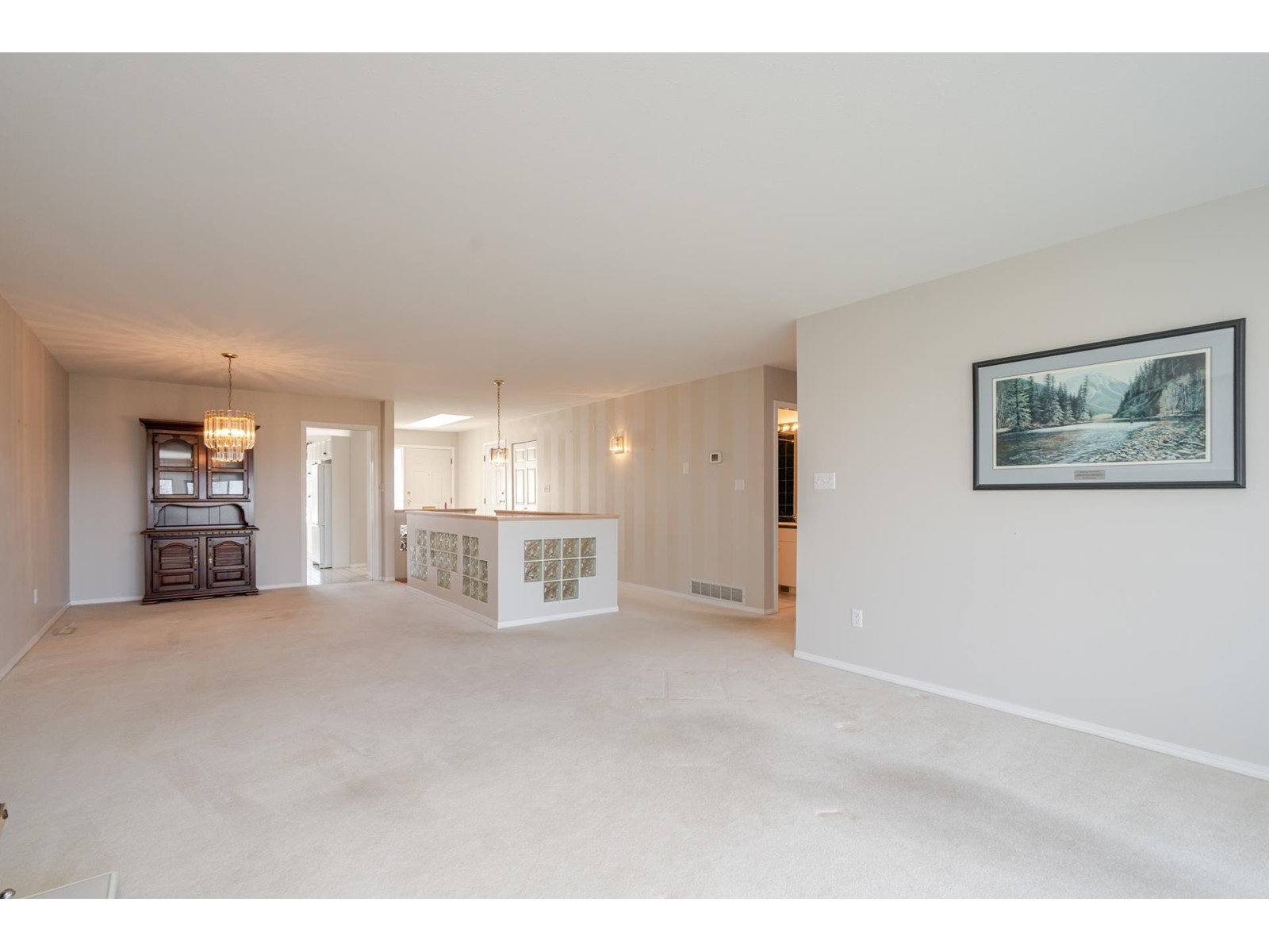 Photo 8 of 28 3293 Firhill Drive, Abbotsford BC