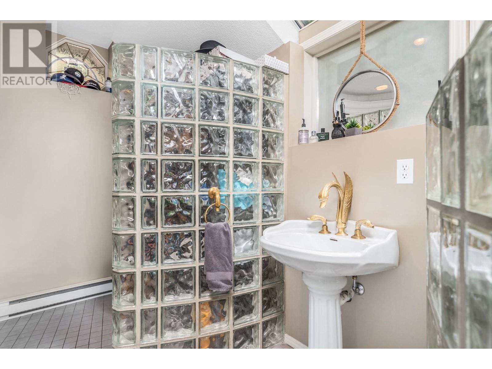  8180 Tronson Road, Vernon