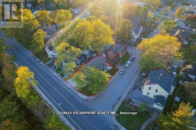 Photo 8 of 4733 River Road, Niagara Falls ON