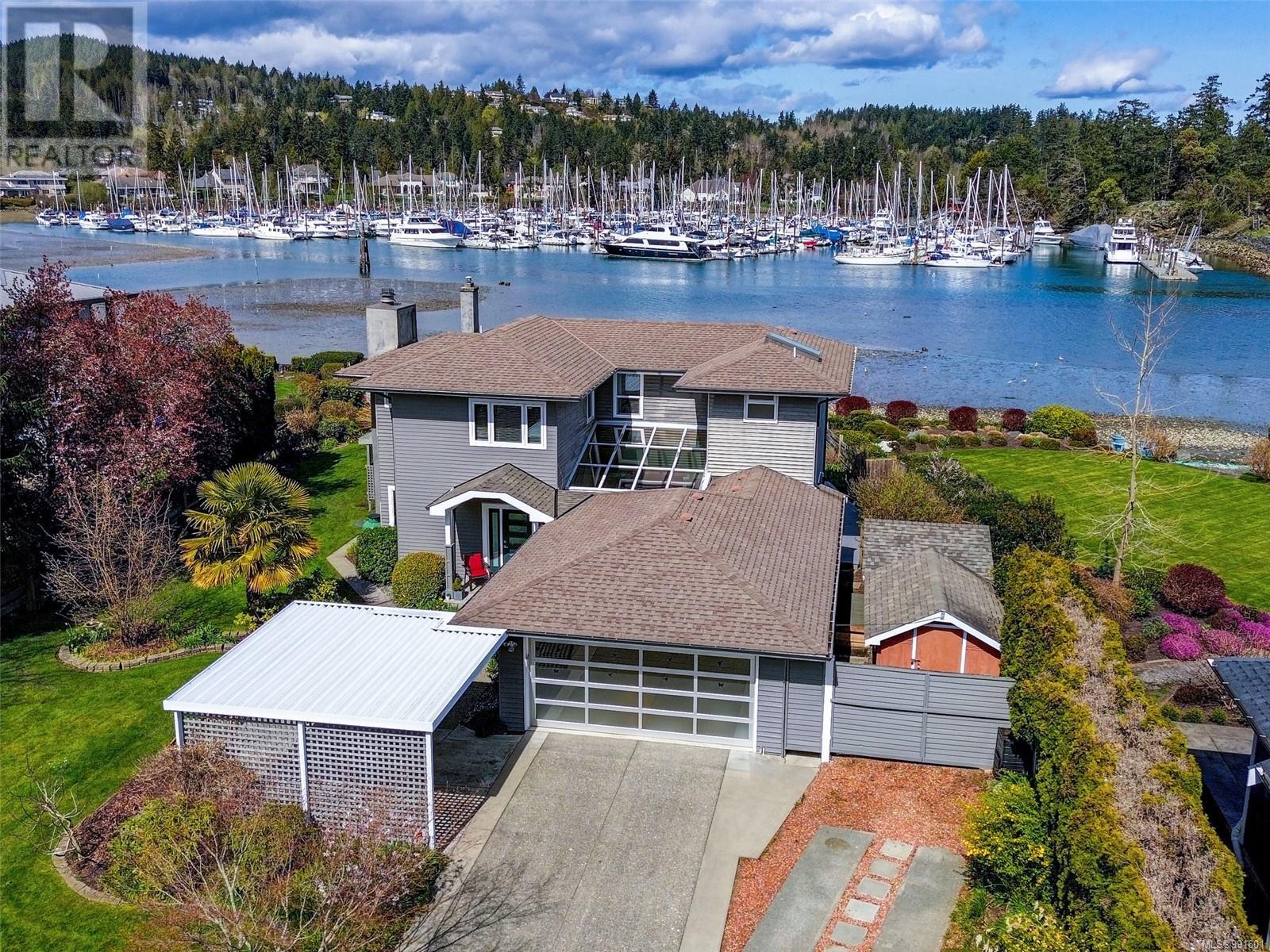 10680 Blue Heron Rd, Sidney