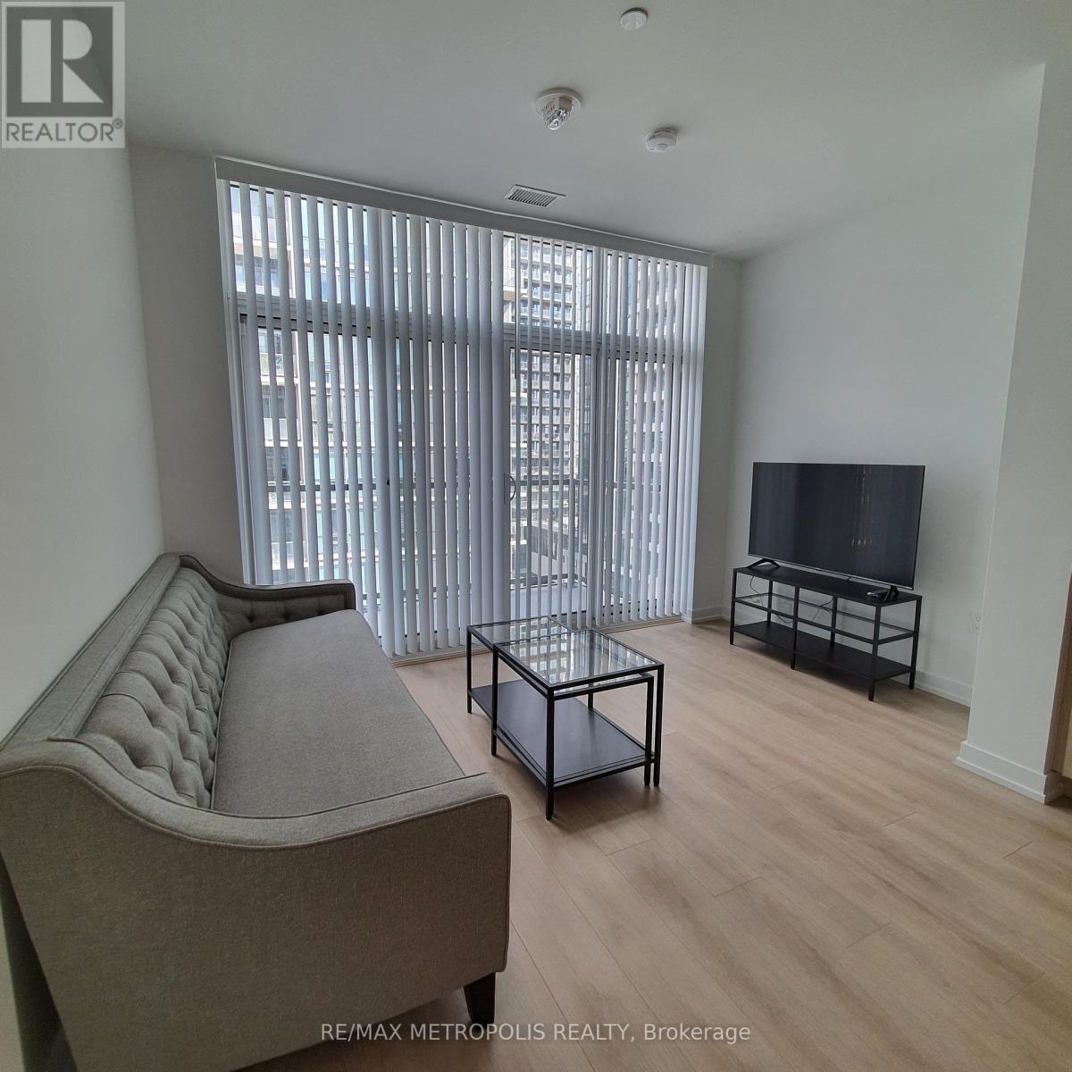 Photo 3 of 807 1195 The Queensway, Toronto ON