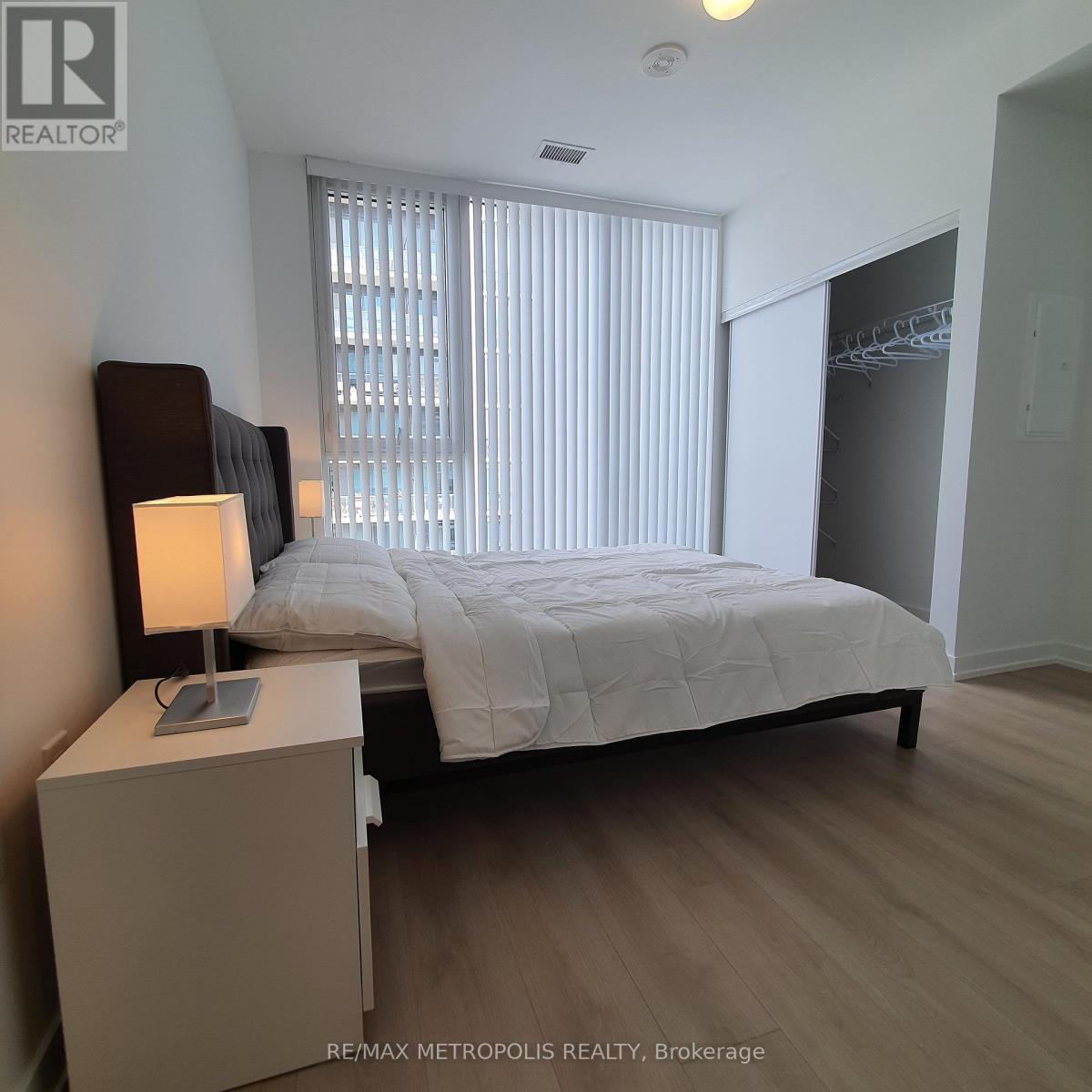 Photo 7 of 807 1195 The Queensway, Toronto ON