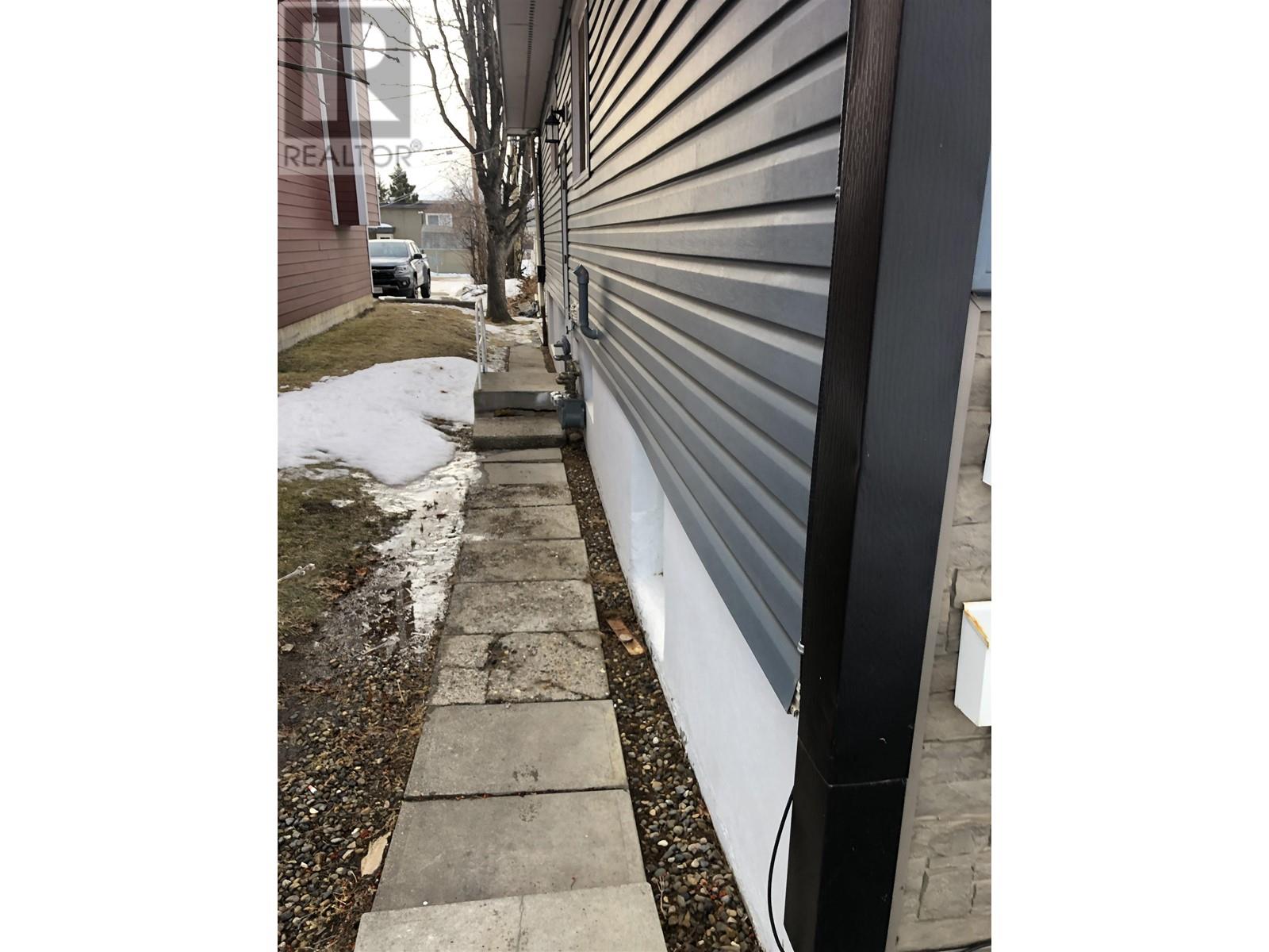 Photo 3 of 9705 103 Avenue, Fort St John BC
