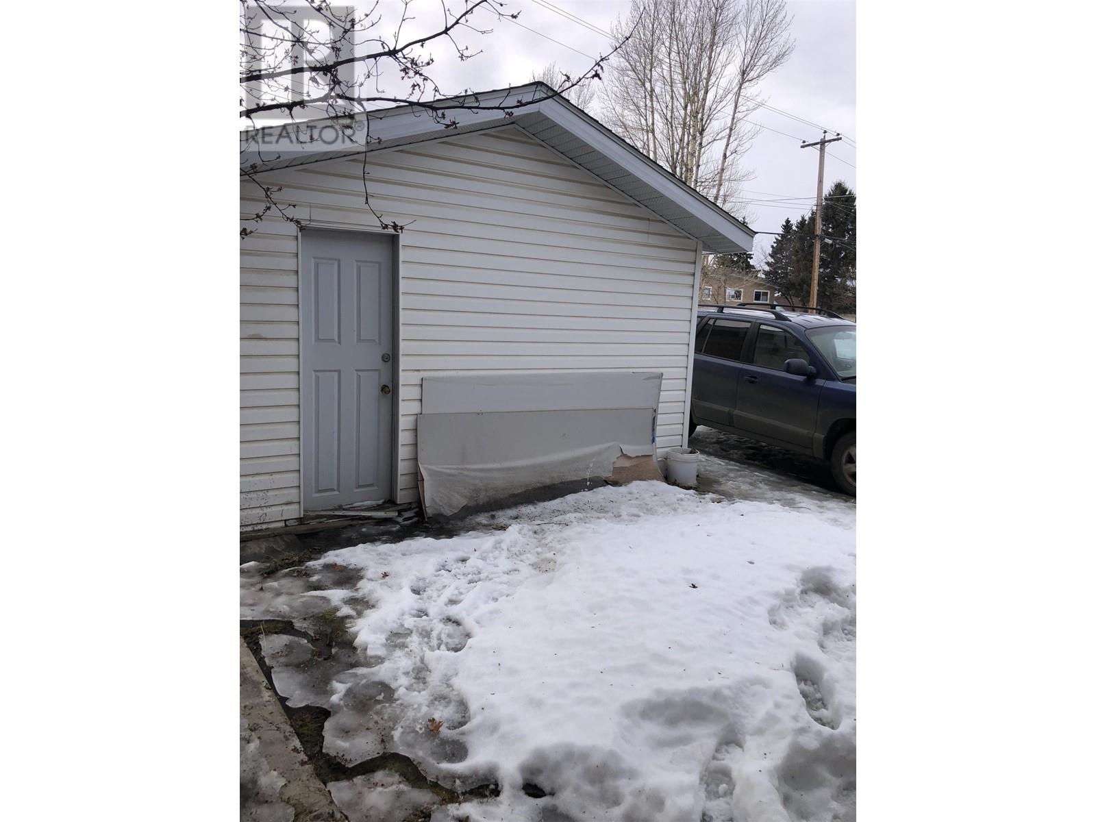Photo 2 of 9705 103 Avenue, Fort St John BC
