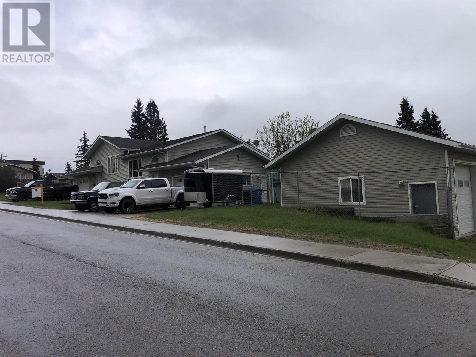 Photo 14 of 8703 8707 89 Avenue, Fort St John BC