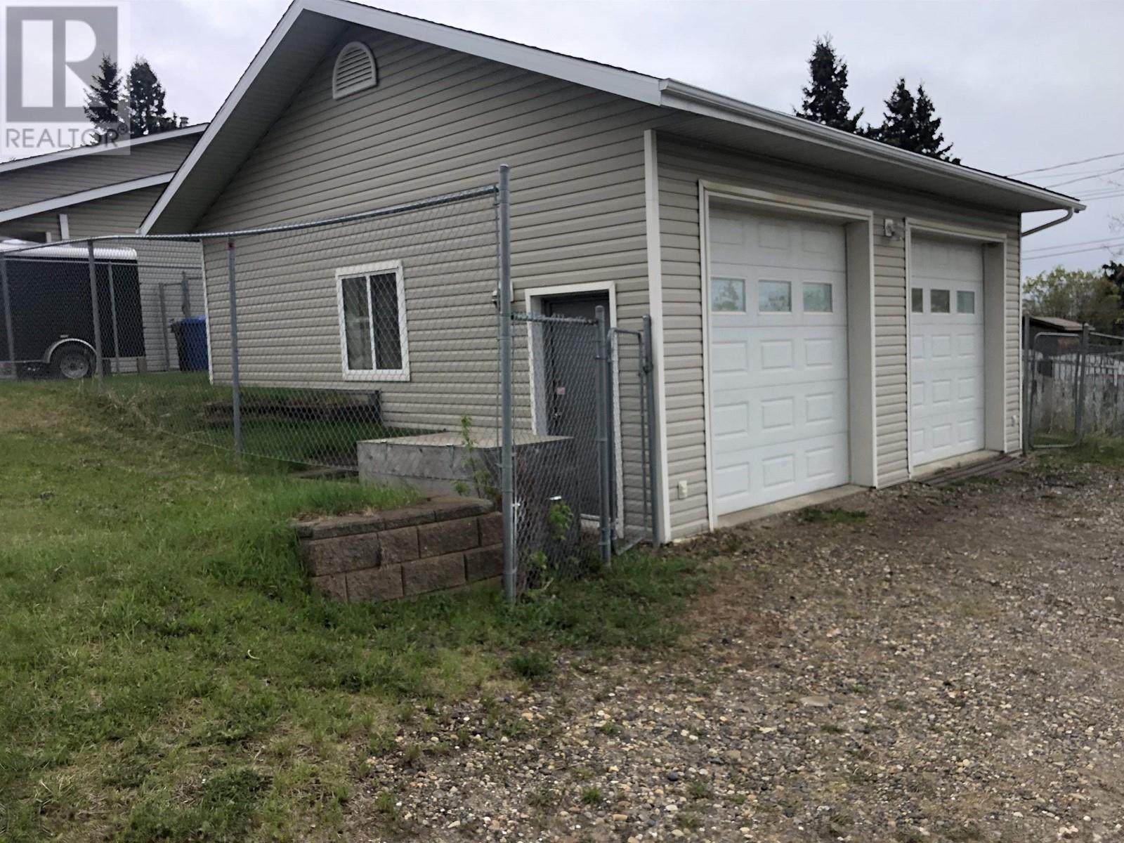 Photo 13 of 8703 8707 89 Avenue, Fort St John BC
