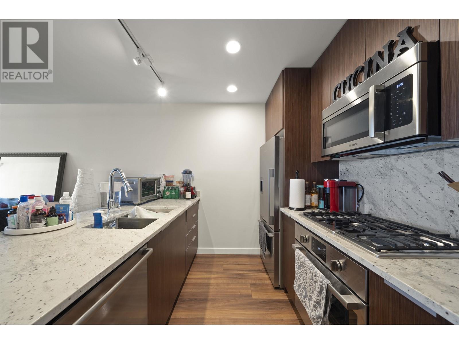 Photo 11 of 904 8699 Hazelbridge Way, Richmond BC