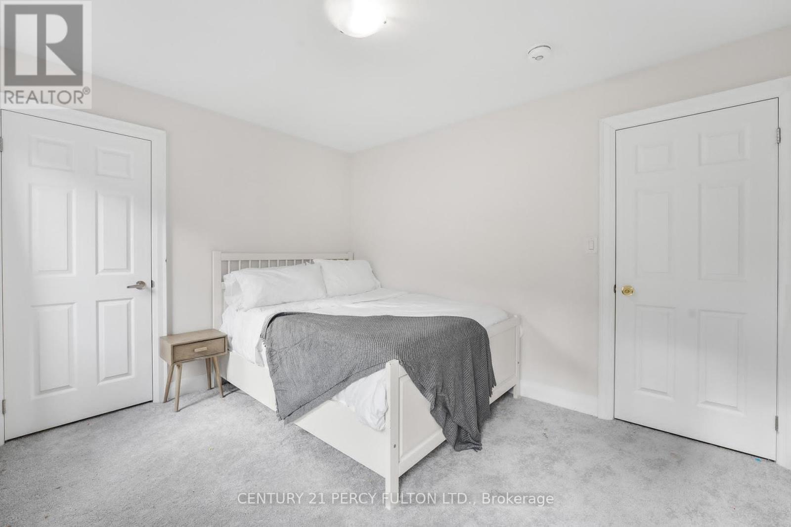 Photo 11 of 343 Northglen Boulevard W, Clarington ON
