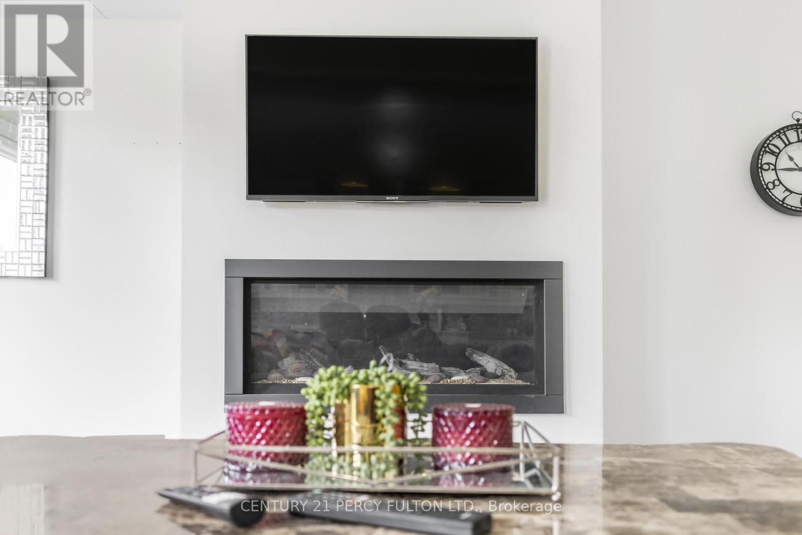 Photo 21 of 343 Northglen Boulevard W, Clarington ON