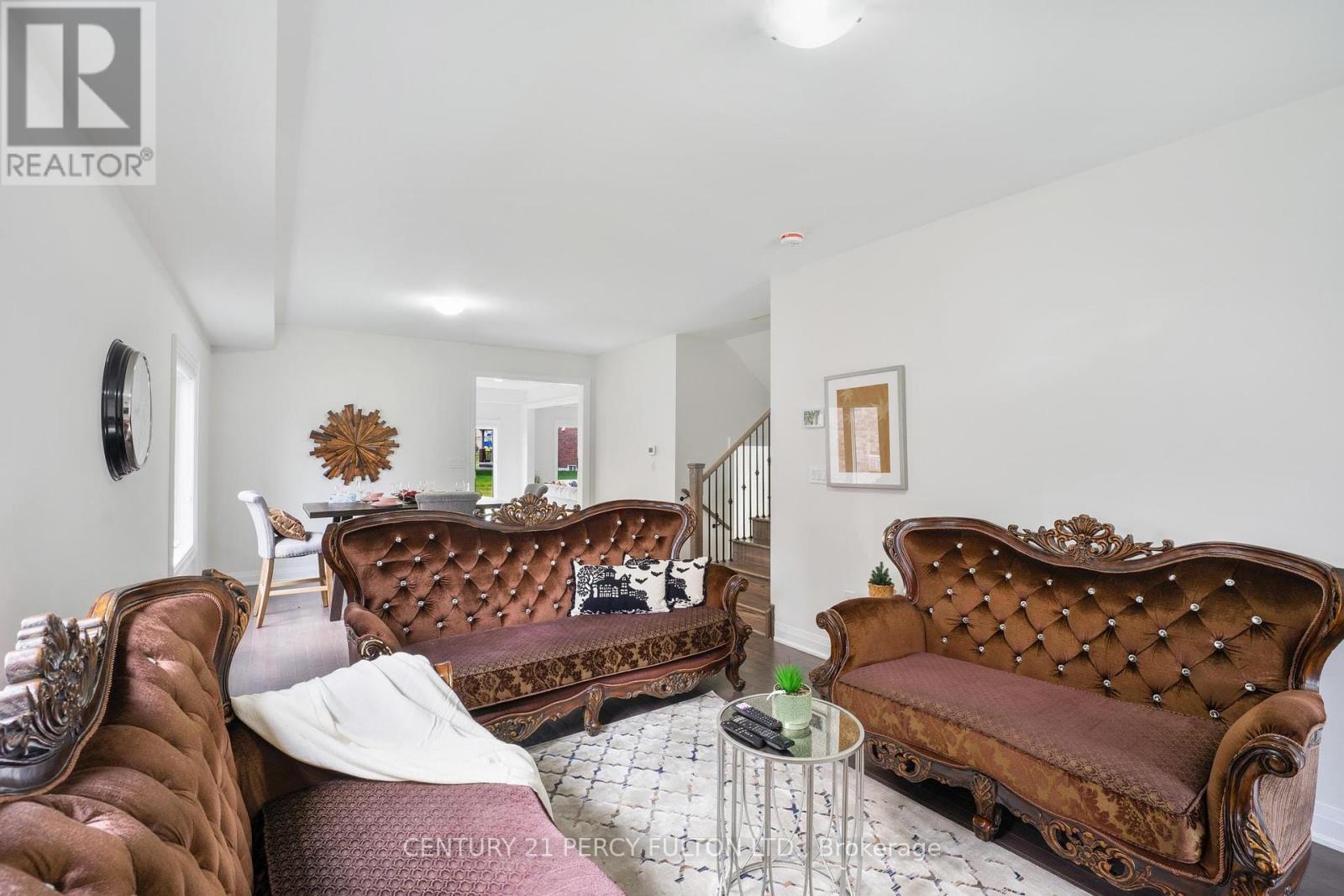 Photo 7 of 343 Northglen Boulevard W, Clarington ON