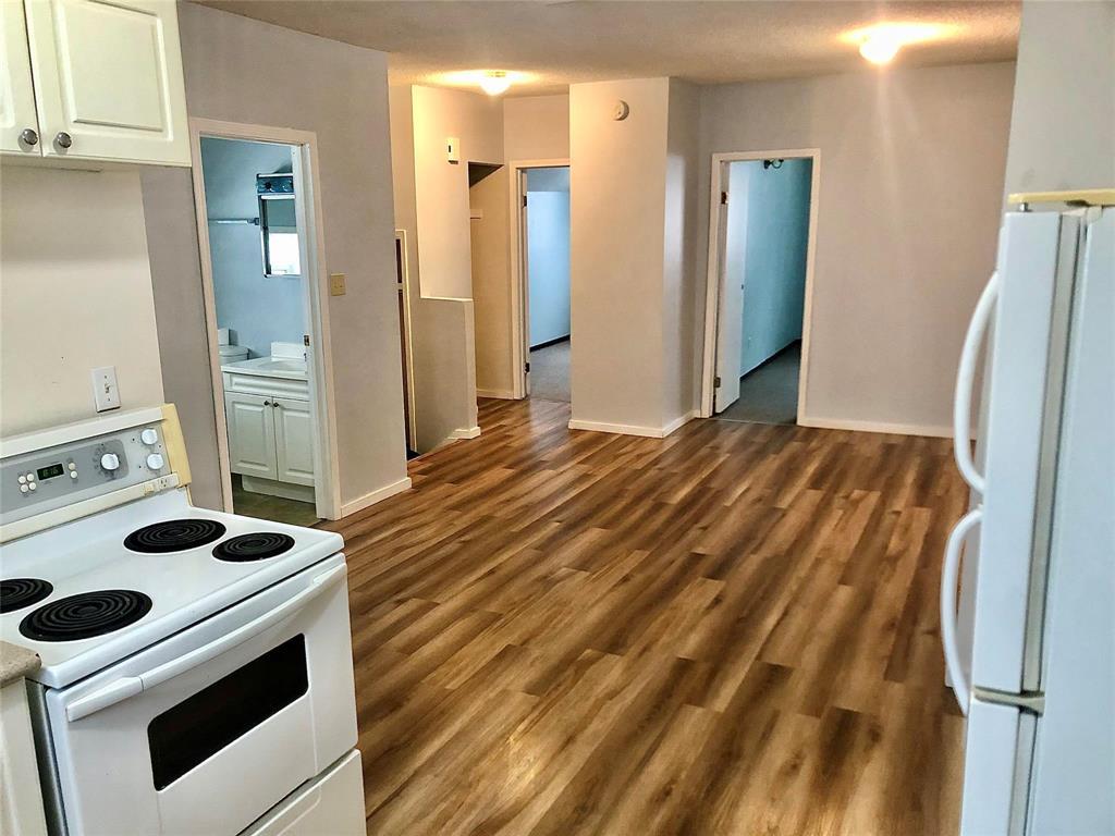 Photo 12 of 339 Eveline Street, Selkirk MB