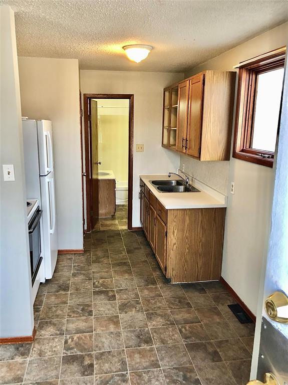 Photo 22 of 339 Eveline Street, Selkirk MB