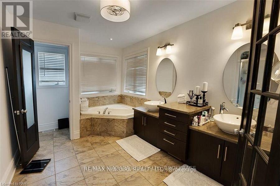 Photo 1 of 6618 Flora Court, Niagara Falls ON