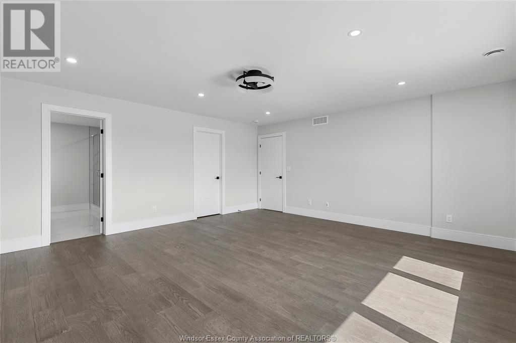 Photo 17 of 78 Noble Court, Amherstburg ON