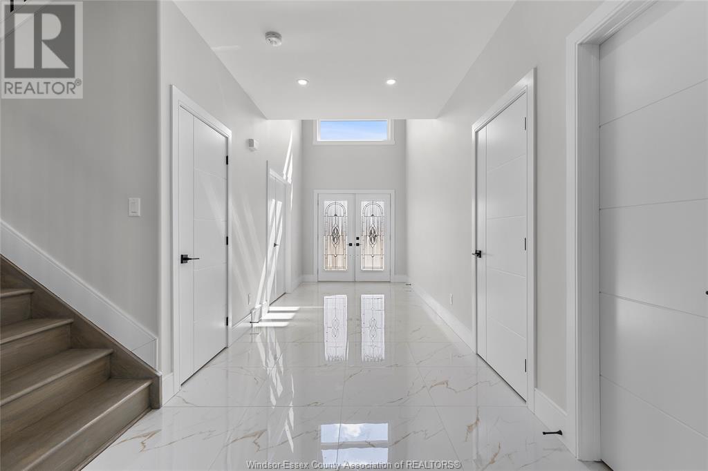 Photo 3 of 78 Noble Court, Amherstburg ON