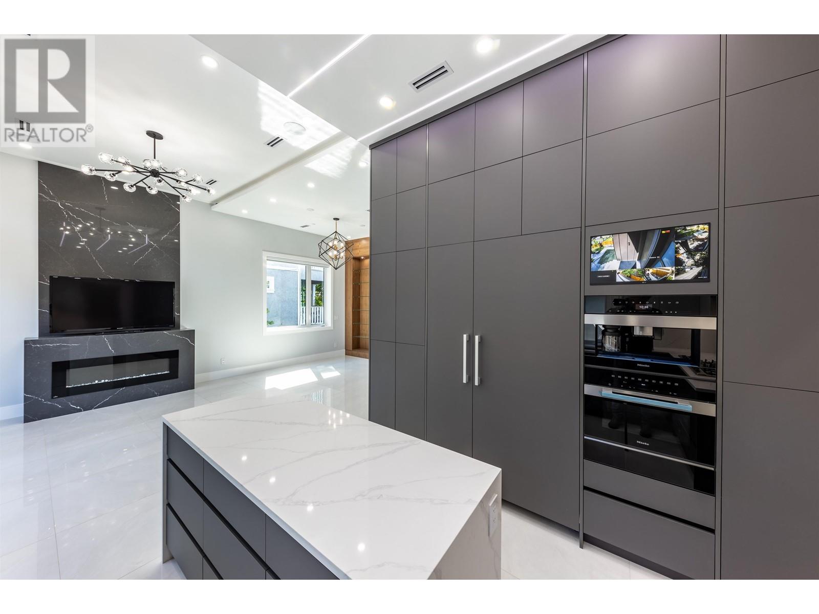 3587 MAYFAIR AVENUE, Vancouver