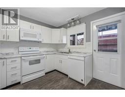 5 13707 Dickson Avenue, Summerland
