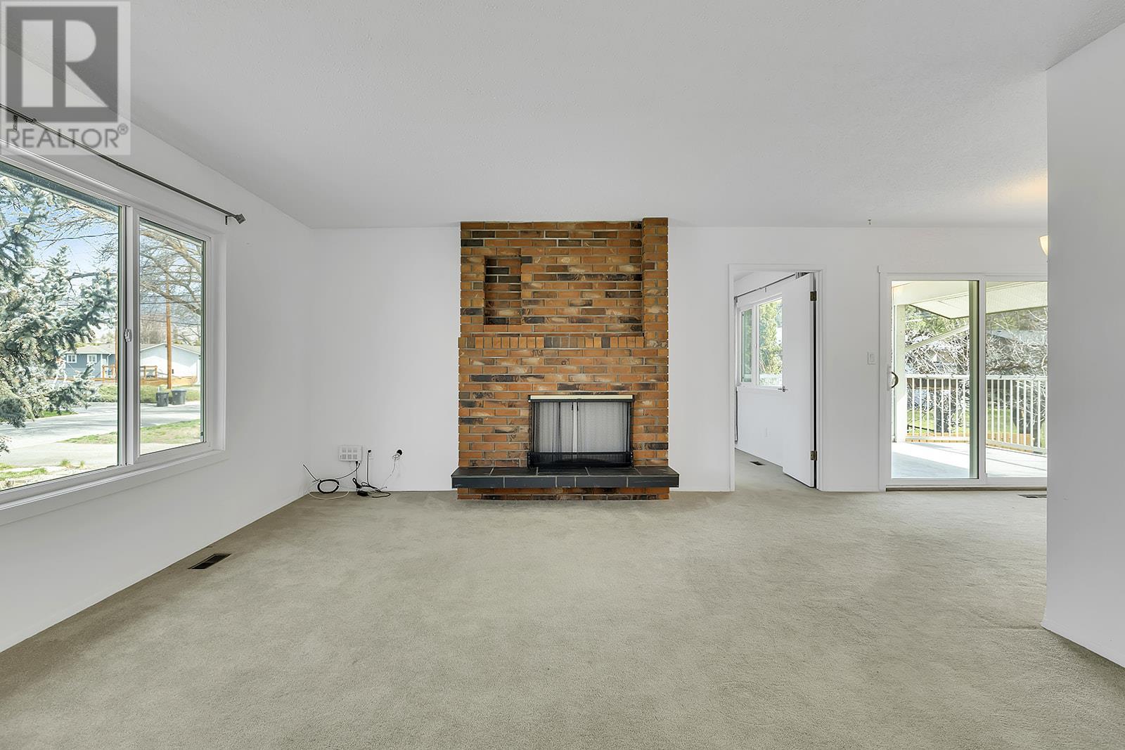  811 Tamarack Drive, Kelowna