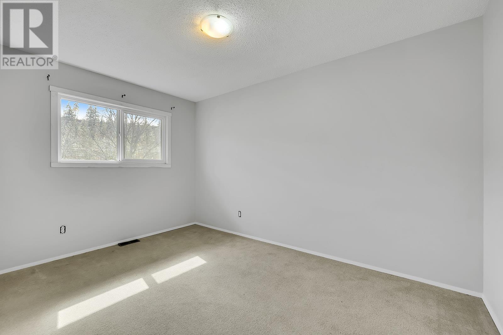  811 Tamarack Drive, Kelowna