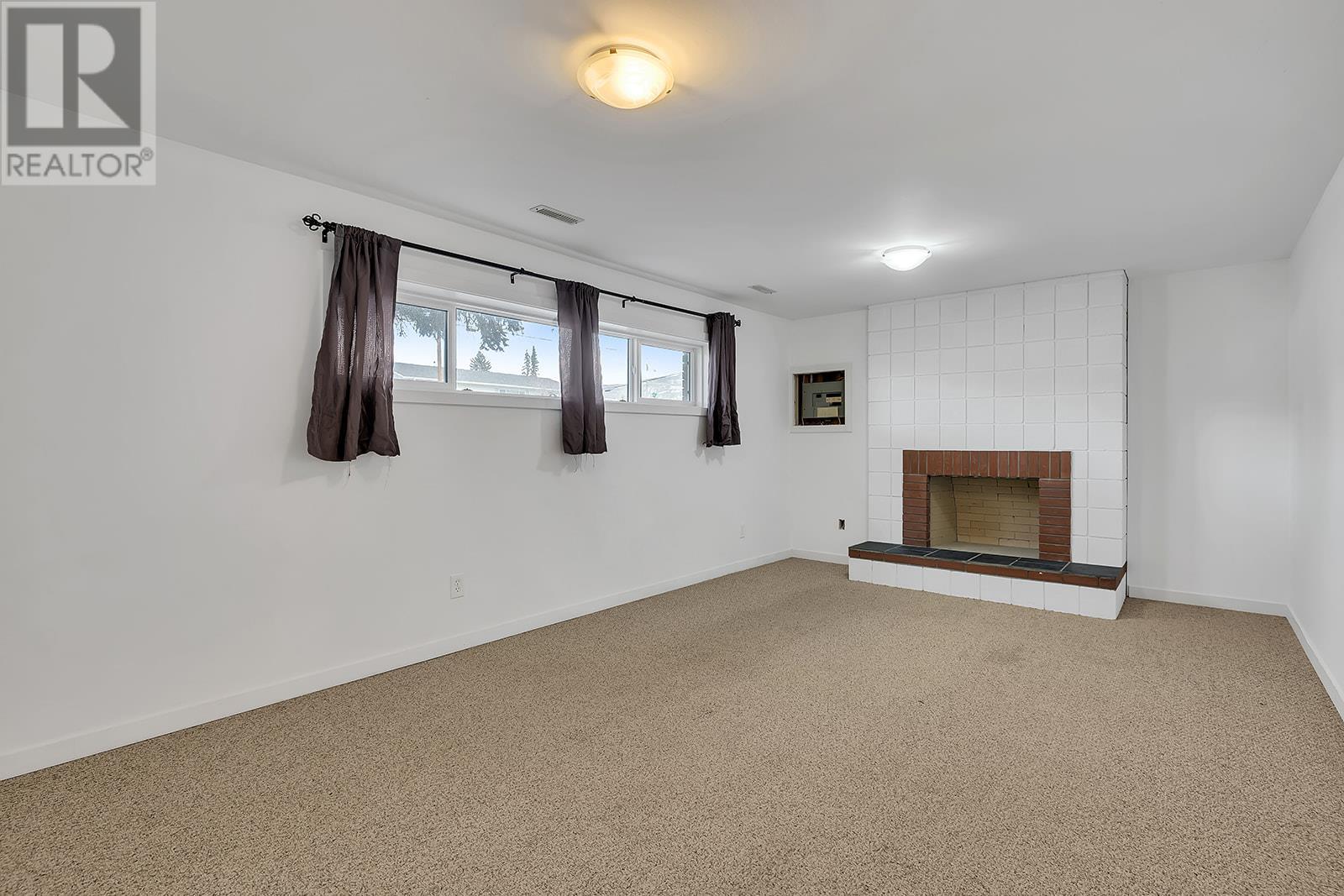  811 Tamarack Drive, Kelowna