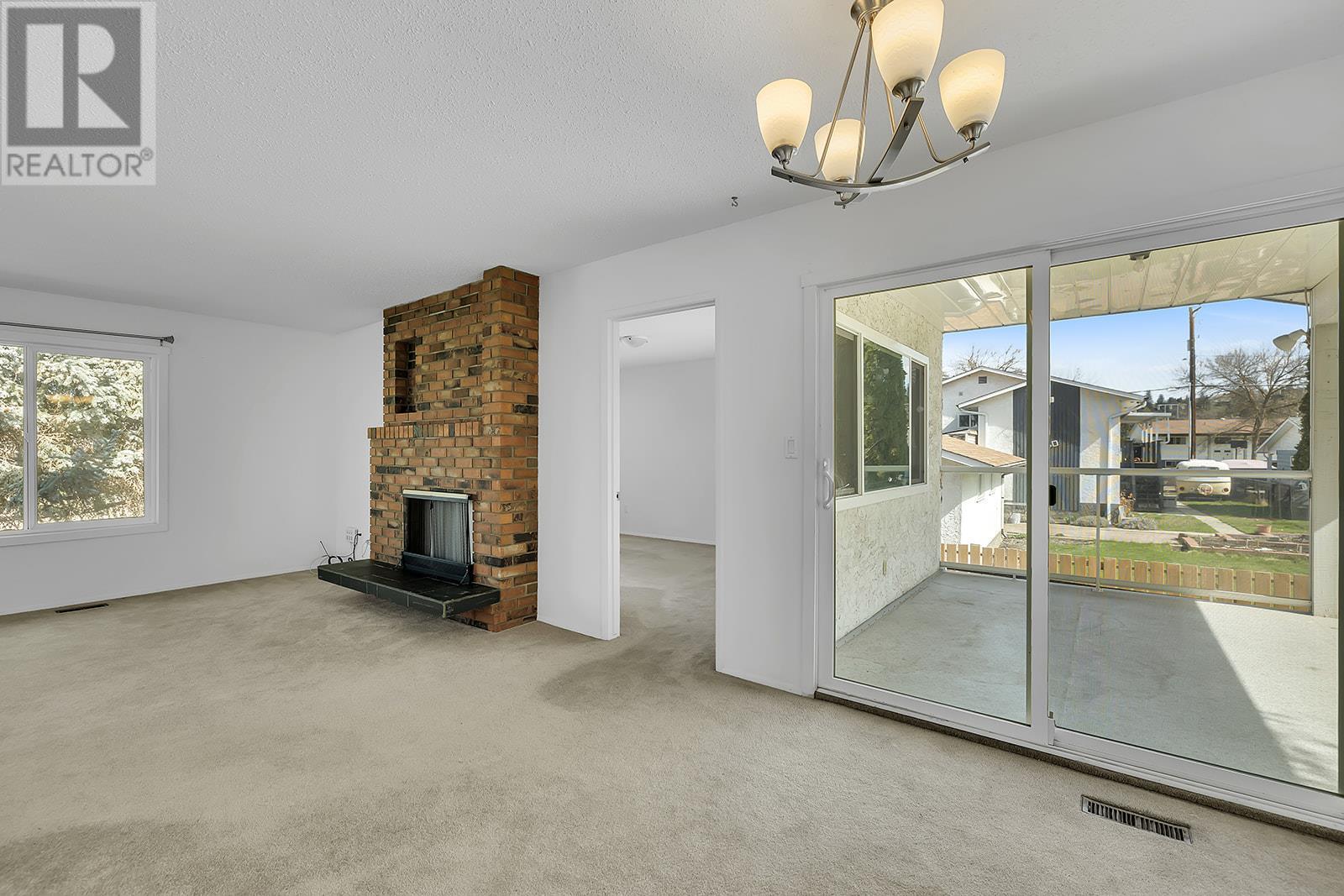  811 Tamarack Drive, Kelowna
