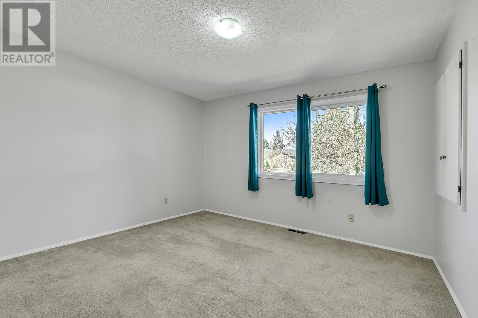  811 Tamarack Drive, Kelowna