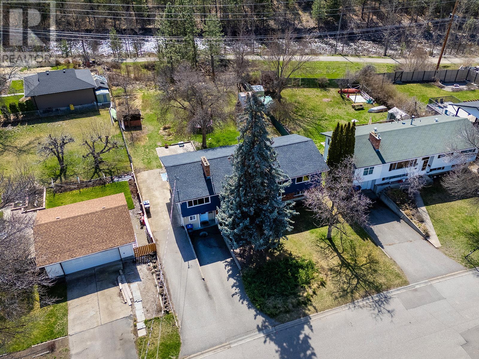  811 Tamarack Drive, Kelowna