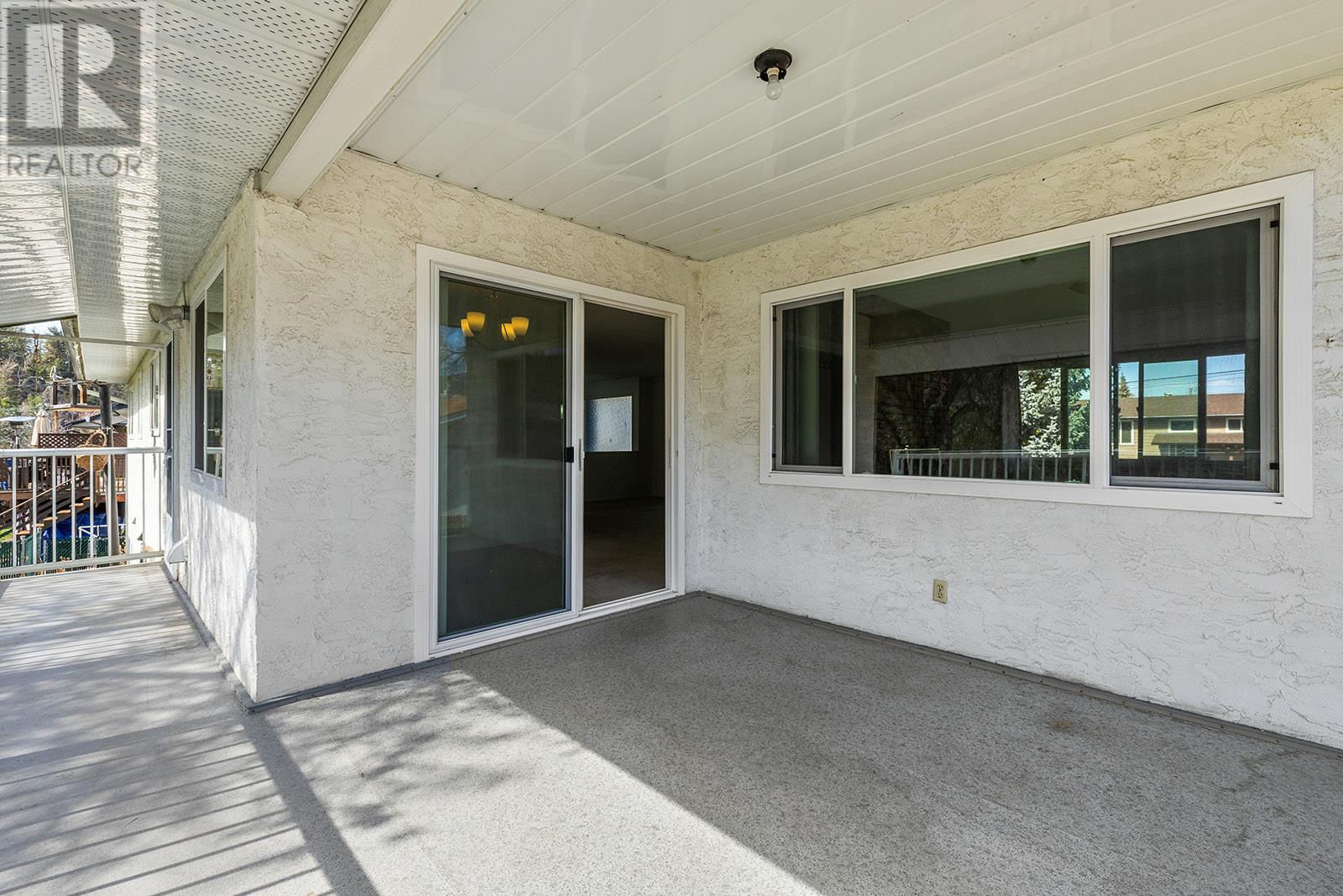  811 Tamarack Drive, Kelowna