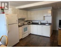 7 Cabot Road thumbnail 10