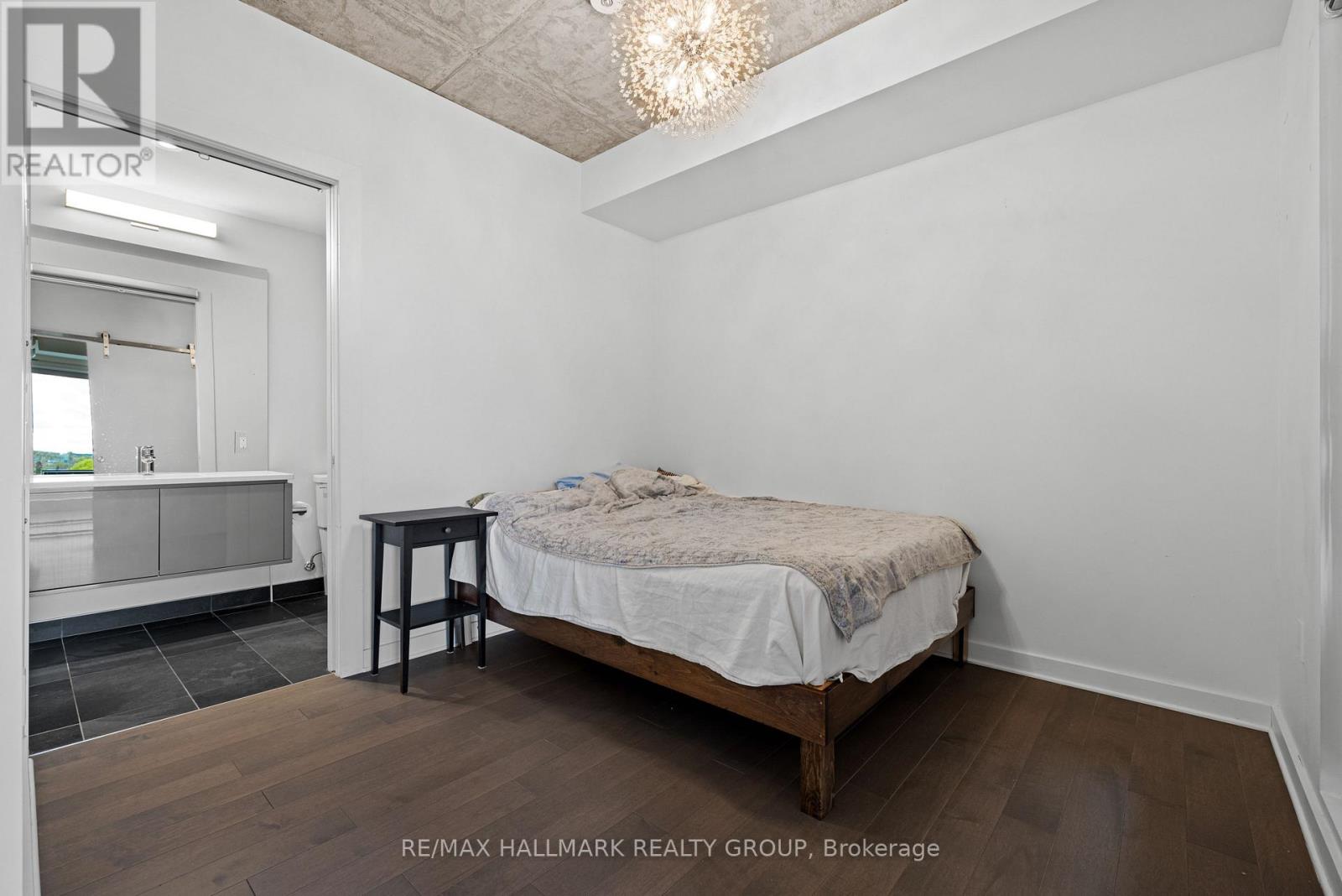 Photo 15 of 607 135 Barrette Street, Ottawa ON
