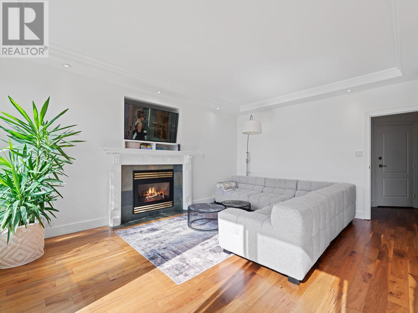 1075 ADDERLEY STREET, North Vancouver