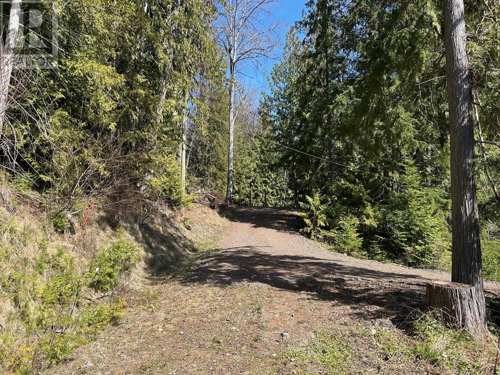 Photo 2 of 7416 3 A Highway, Balfour BC