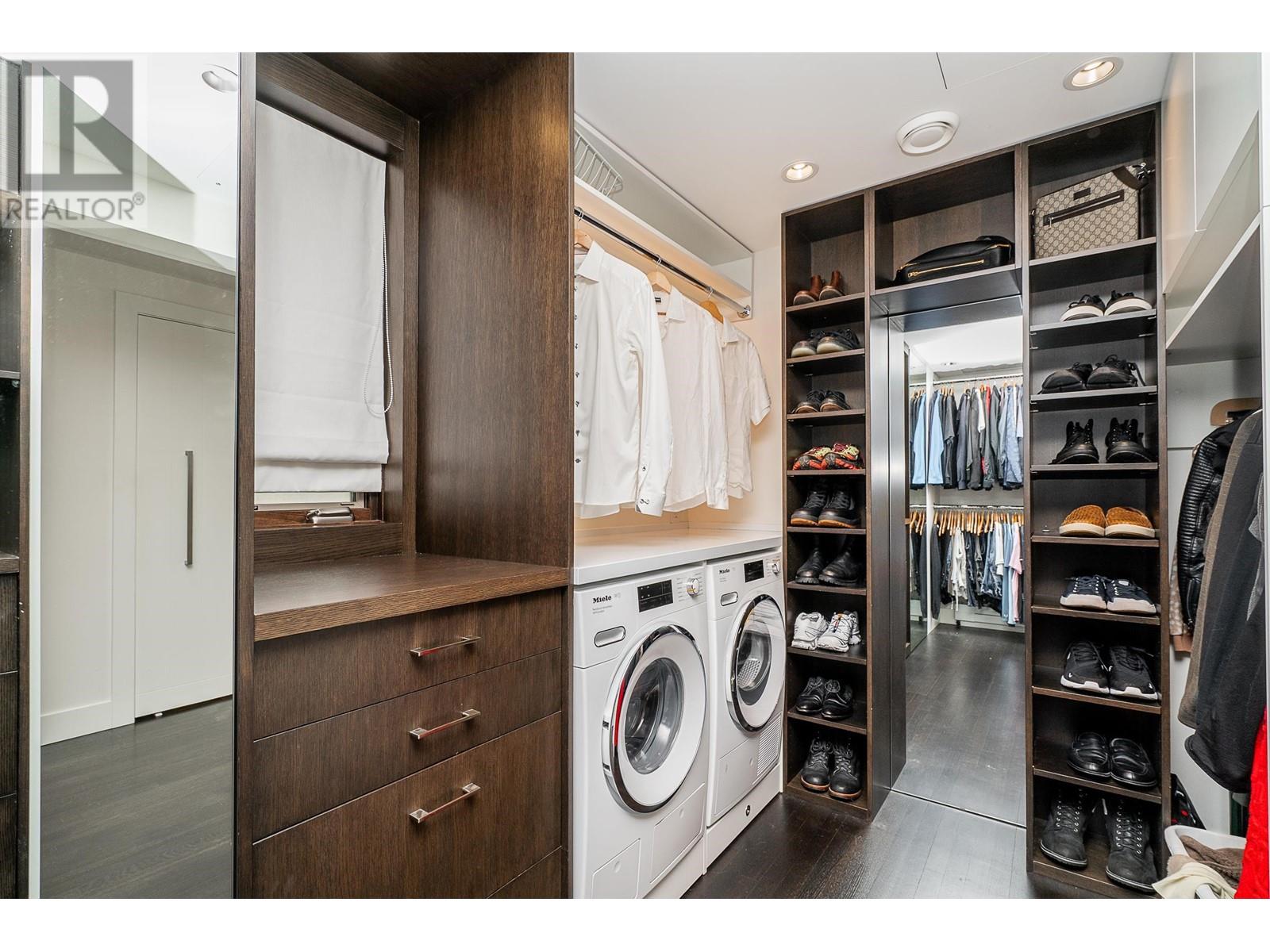 3262 W 1ST AVENUE, Vancouver