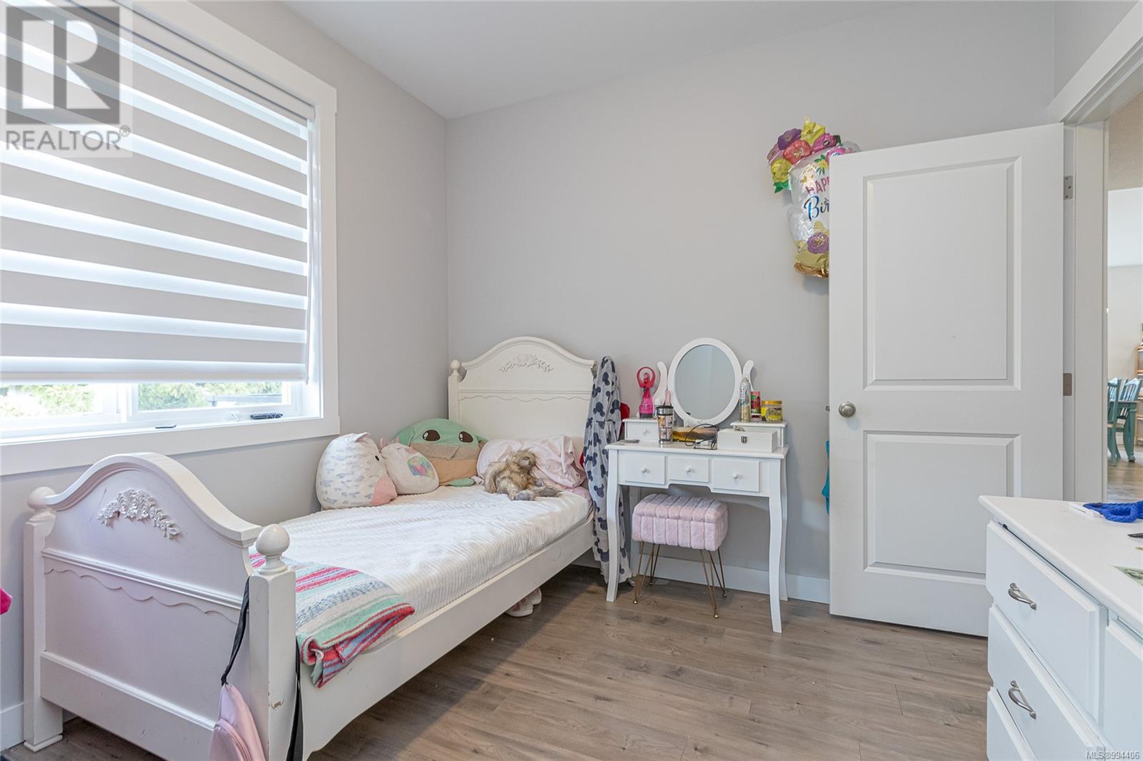 Photo 17 of 664 Eighth St, Nanaimo BC