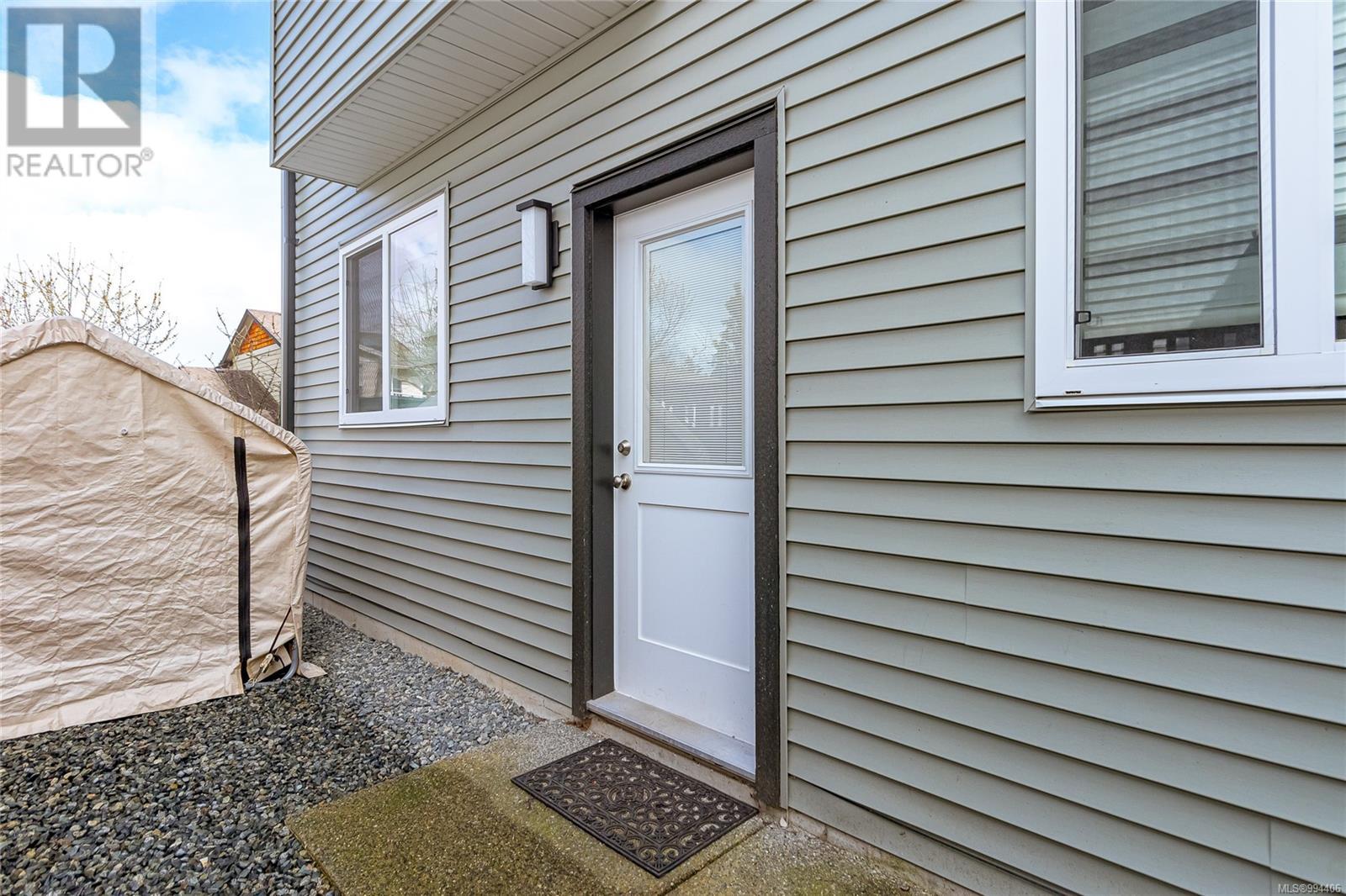 Photo 27 of 664 Eighth St, Nanaimo BC