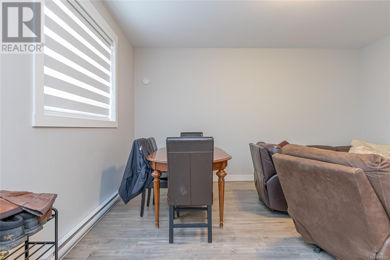 Photo 31 of 664 Eighth St, Nanaimo BC