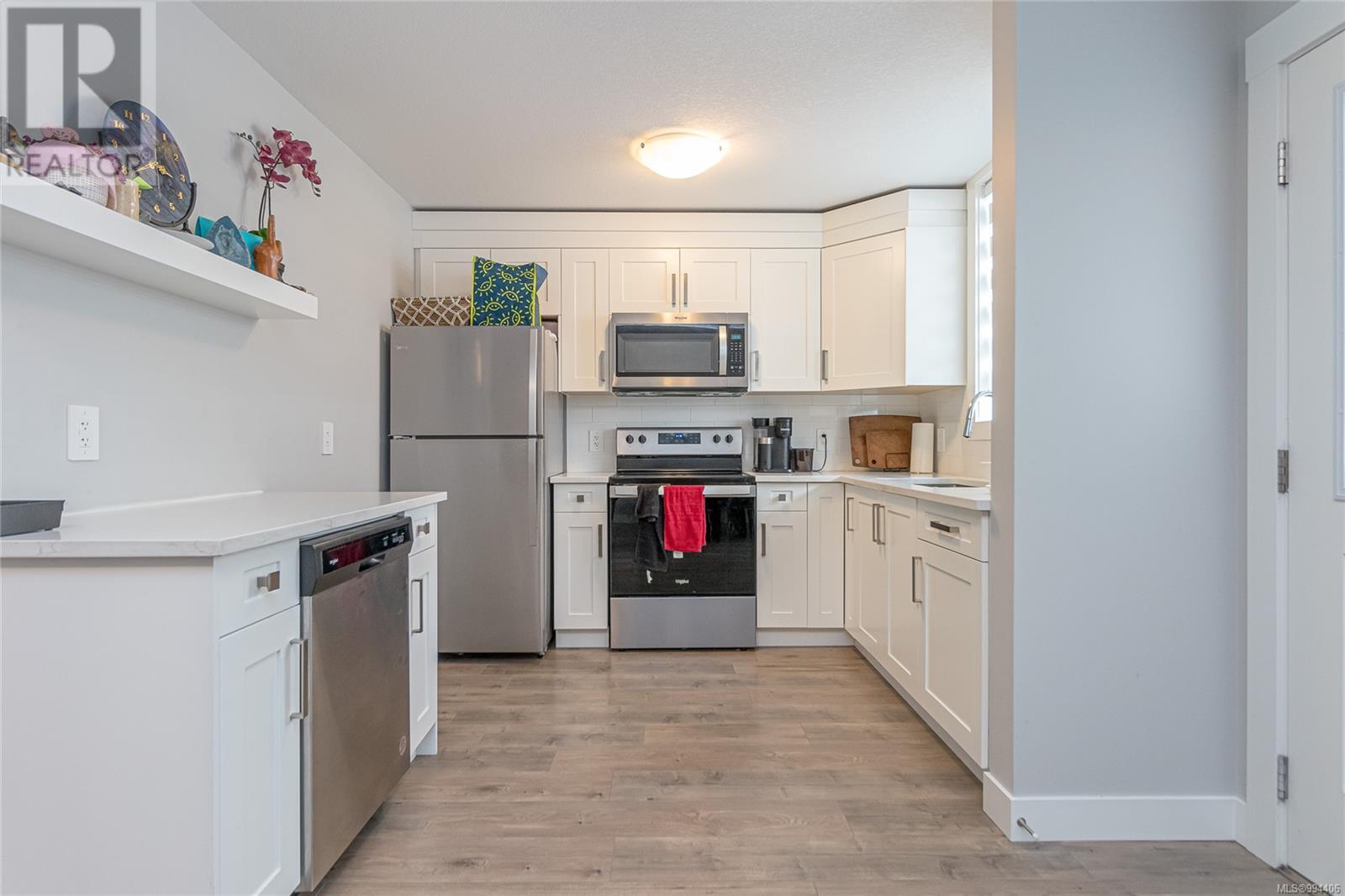 Photo 32 of 664 Eighth St, Nanaimo BC