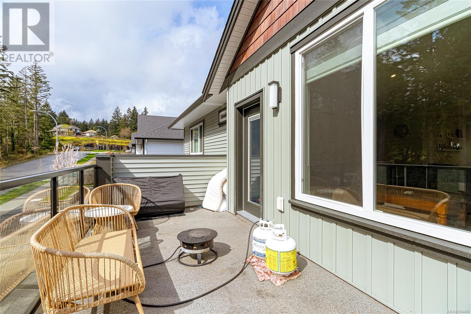 Photo 39 of 664 Eighth St, Nanaimo BC