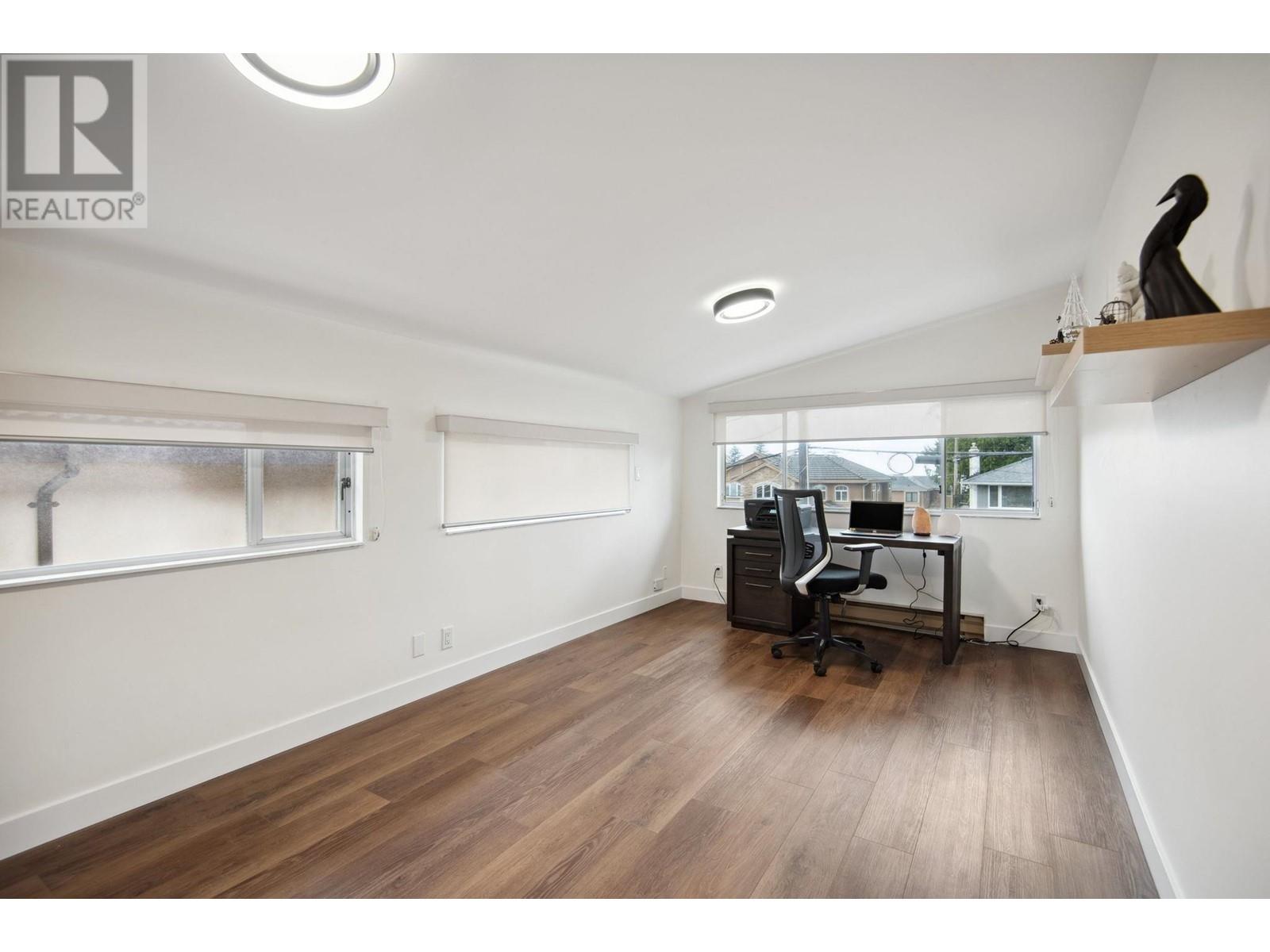 220 N GROSVENOR AVENUE, Burnaby
