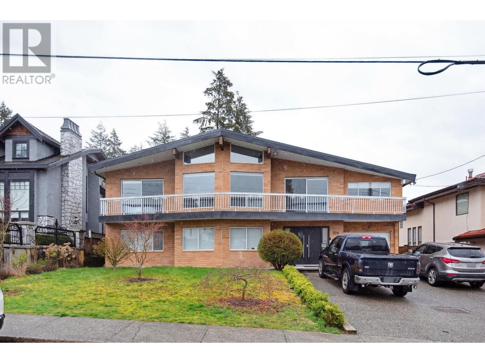 220 N GROSVENOR AVENUE, Burnaby